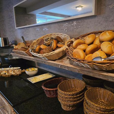 Hotel Up Diek Каролинензил Екстериор снимка