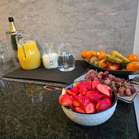Hotel Up Diek Каролинензил Екстериор снимка