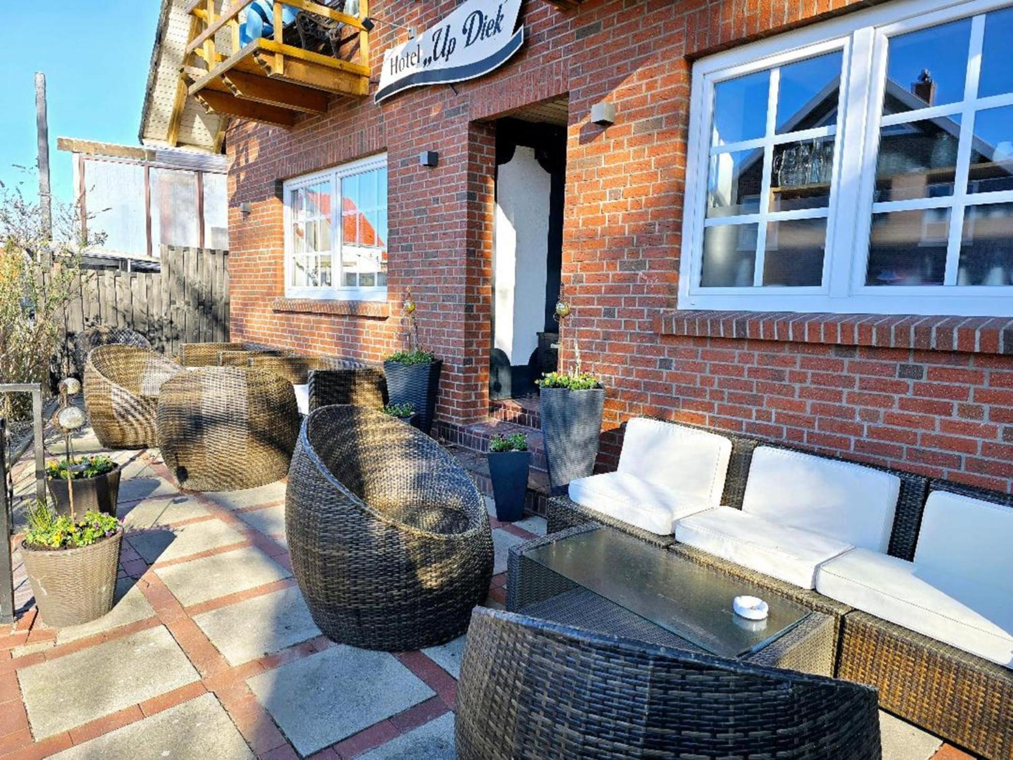 Hotel Up Diek Каролинензил Екстериор снимка