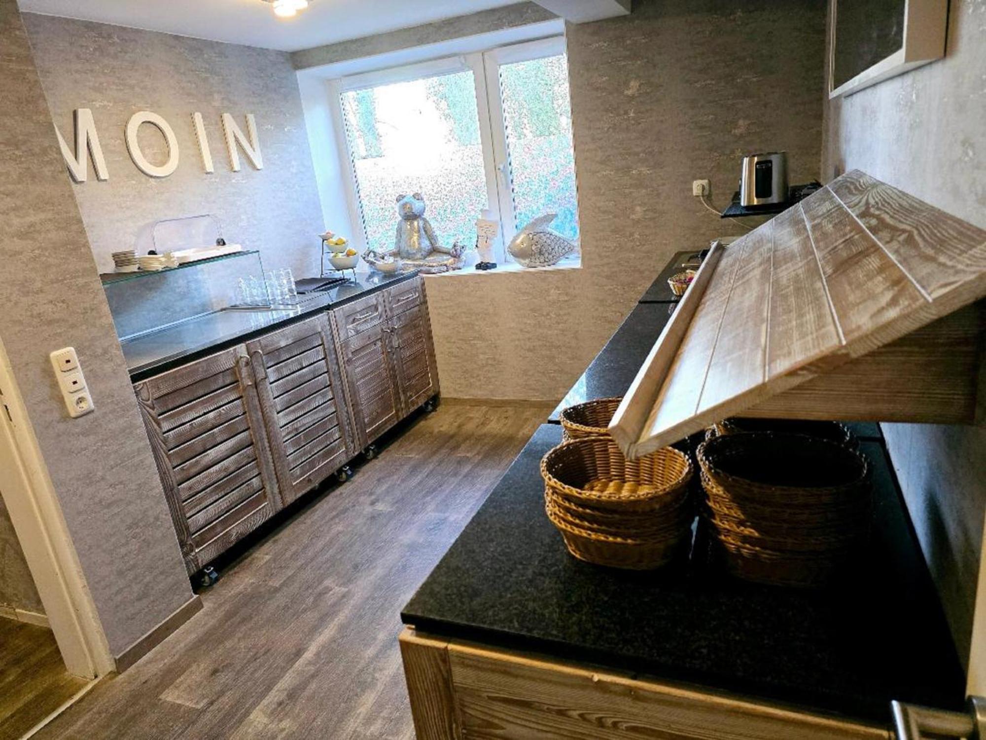 Hotel Up Diek Каролинензил Екстериор снимка
