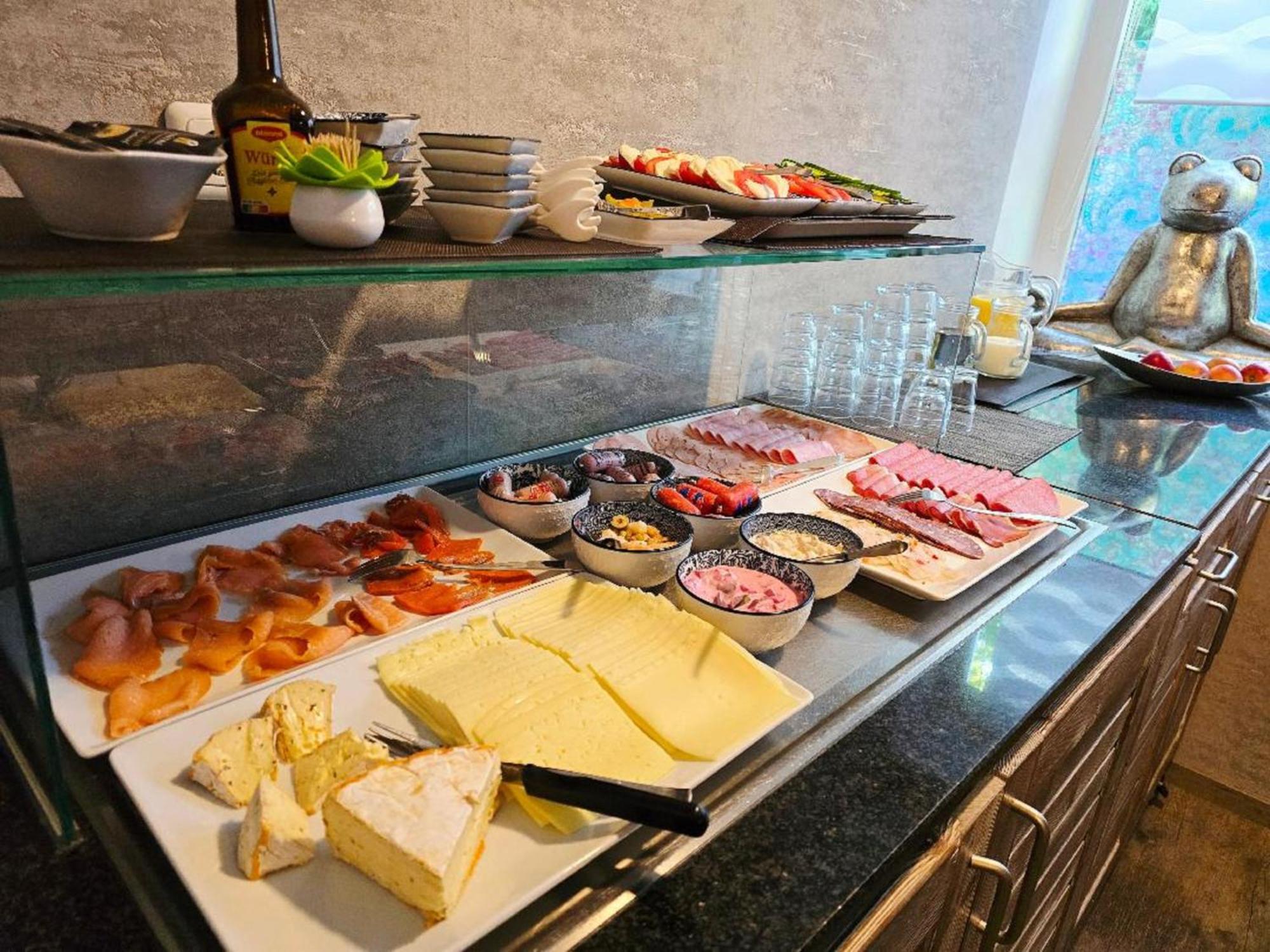 Hotel Up Diek Каролинензил Екстериор снимка